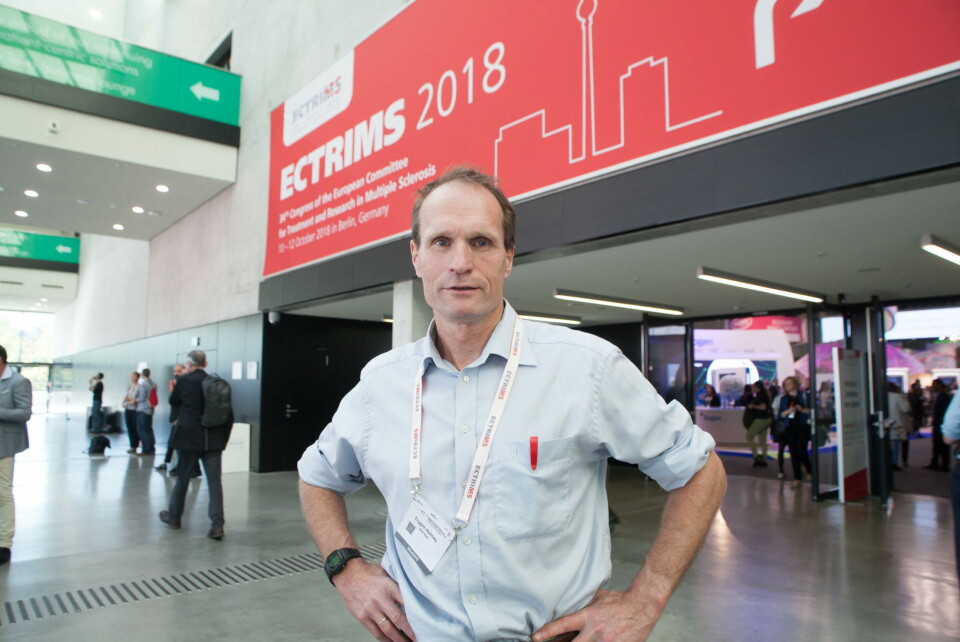 STØTTER AVGJØRELSEN: Trygve Holmøy, professor og overlege ved Akershus universitetssykehus, er enig i avgjørelsen om å holde industrien ute av diskusjonene på møtet. Foto: Lasse Moe