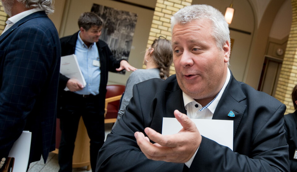 UFORSTÅELIG: – Jeg forstår ikke hvorfor vi skal behandle pasienter med type 2-diabetes som bruker insulin, annerledes enn pasienter med type 1-diabetes, sier Frps Bård Hoksund. Foto: Vidar Sandnes UFORSTÅELIG: – Jeg forstår ikke hvorfor vi skal behandle pasienter med type 2-diabetes som bruker insulin, annerledes enn pasienter med type 1-diabetes, sier Frps Bård Hoksund. Foto: Vidar Sandnes