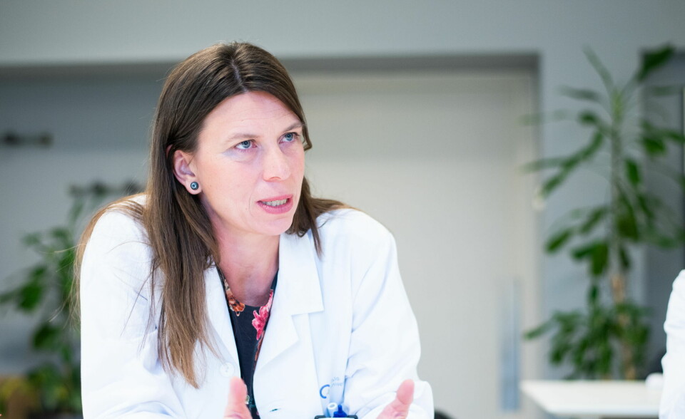 VAKSINEOPPFØLGING: Overlege Gro Owren Nygaard ved Nevrologisk avdeling på Oslo universitetssykehus (OUS) er en av forskerne som skal se på antistoffdannelse hos MS-pasienter som får koronavaksine. Foto: