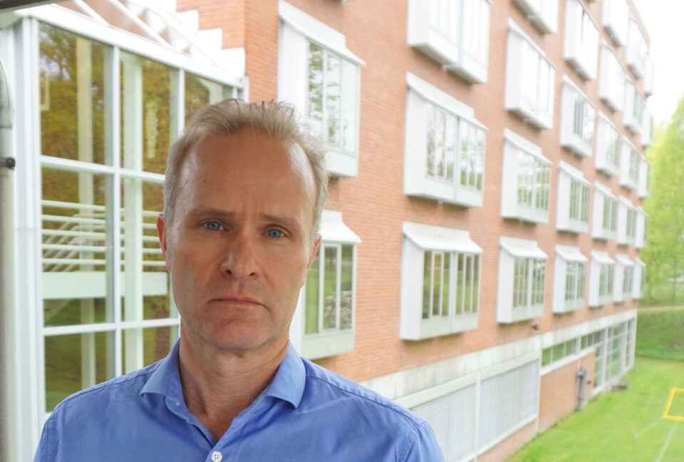 NYTT I ANBUDET: - Vi fagfolk undrer oss over et nytt begrep i anbudet, nemlig «lettere abstinensbehandling». Man kan sammenligne det med avrusningene som skjer i de norske hjem hver helg etter å ha vært på byen. Det krever ingen spisskompetanse og har ingen plass i utdanningsøyemed. Dette er det vi private blir avspist med, sier overlege Yngvar Thorjussen ved Blå Kors Borgestadklinikken. Foto: Hilde Evensen Holm