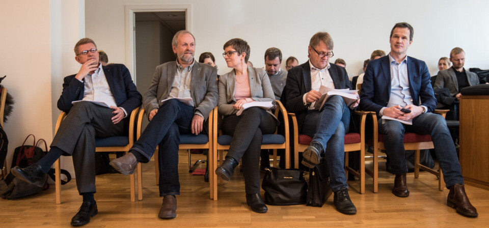 NY RETTSSAK: Toppledelsen i Akademikerne og Legeforeningen samlet på første bank da saken var oppe i Rikslønnsmenda. I neste uke møter de Spekter i arbeidsretten. Arkivfoto: Vidar Sandnes Foto: NY RETTSSAK: Toppledelsen i Akademikerne og Legeforeningen samlet på første bank da saken var oppe i Rikslønnsmenda. I neste uke møter de Spekter i arbeidsretten. Arkivfoto: Vidar Sandnes Foto: