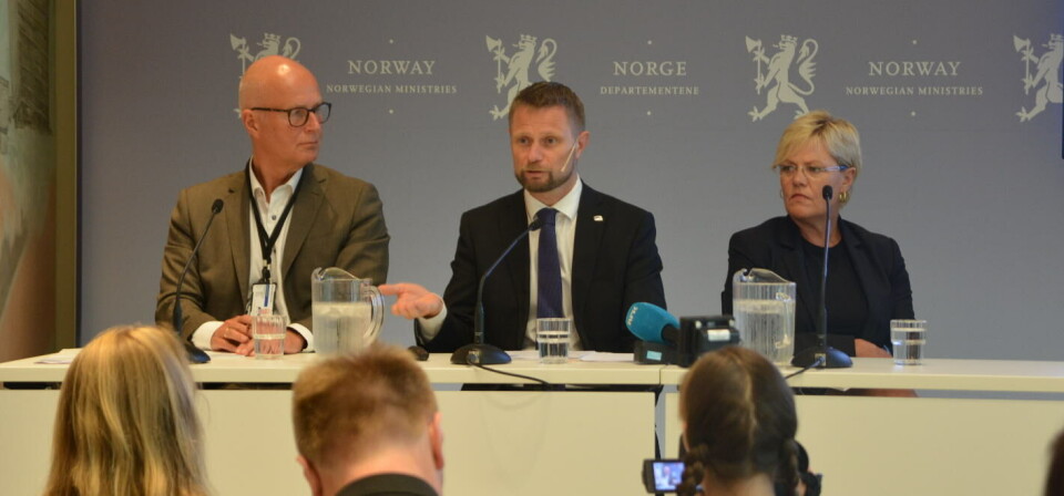 NY EVALUERING: Helsedirektør Bjørn Guldvog, helseminister Bent Høie og Bioteknologirådets leder Kristin Halvorsen under fremleggelsen av stortingsmeldingen om bioteknologi. Foto: Målfrid Bordvik NY EVALUERING: Helsedirektør Bjørn Guldvog, helseminister Bent Høie og Bioteknologirådets leder Kristin Halvorsen under fremleggelsen av stortingsmeldingen om bioteknologi. Foto: Målfrid Bordvik