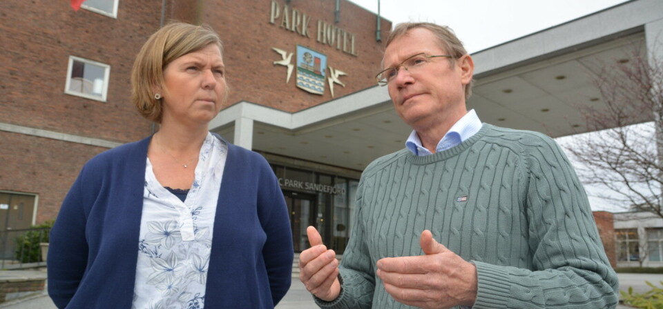 MÅL OG MENING: Nyvalgt nestleder i Overlegeforeningen, Anne-Karin Rime og tidligere OF-leder Arne Refsum vil forkaste New Public Management. – Vi måler det som er lett å måle, ikke det som er viktig å måle, sier de to. Foto: Lasse Moe Foto: