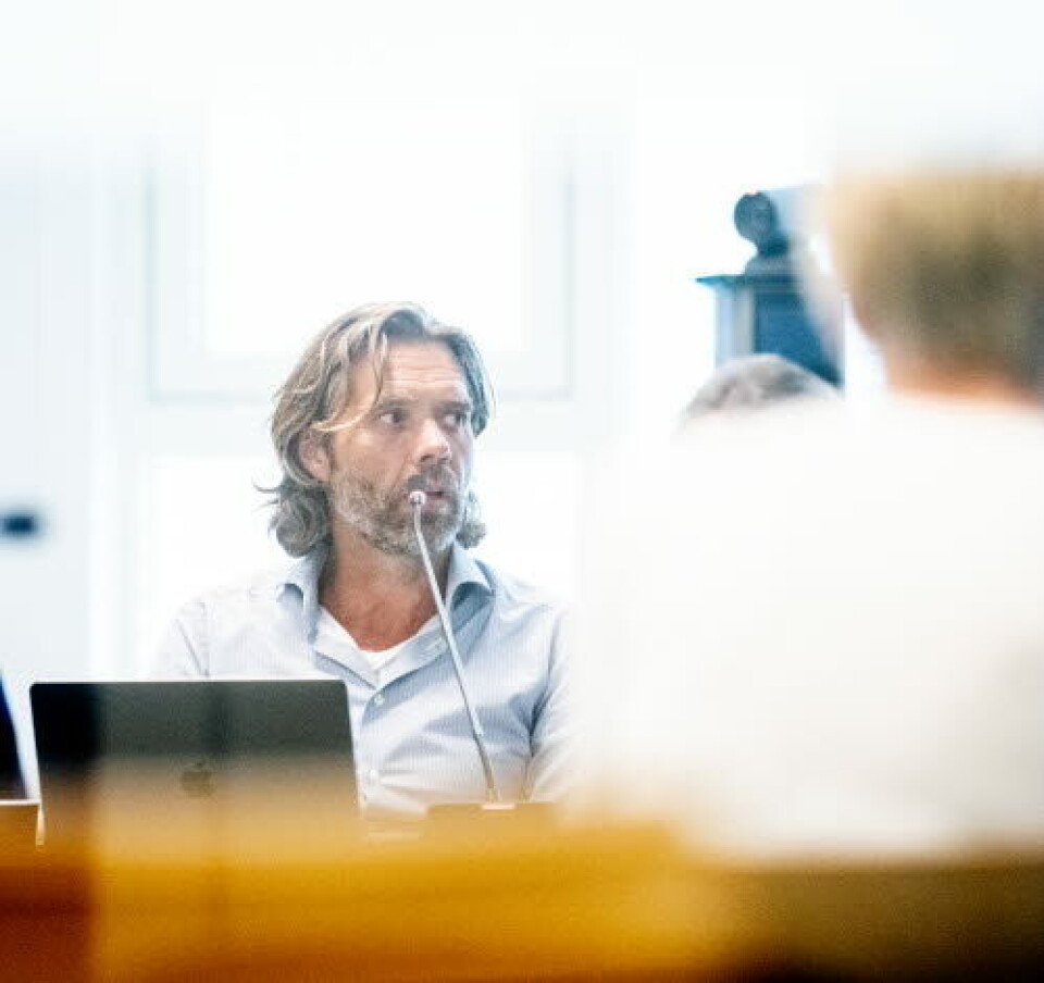 LETTELSER? – Effekten av eksponentiell vekst er vanskelige å se, før det er for sent å stoppe veksten. Derfor er jeg usikker på hvor klokt det er å lette mye på tiltakene, sier kirurg og foretakstillitsvalgt Christian Grimsgaard i Helse Sør-Øst RHF.
Foto: Vidar Sandnes LETTELSER? – Effekten av eksponentiell vekst er vanskelige å se, før det er for sent å stoppe veksten. Derfor er jeg usikker på hvor klokt det er å lette mye på tiltakene, sier kirurg og foretakstillitsvalgt Christian Grimsgaard i Helse Sør-Øst RHF.
Foto: Vidar Sandnes