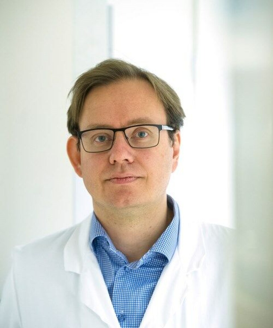 TIL DISPOSISJON: – Jeg er ikke i tvil om at det er riktig å stille overlegene til disposisjon for fastlegene, slik at det blir bedre samhandling, sier fagdirektør Petter Thornam.
Foto: Marit Hommedal