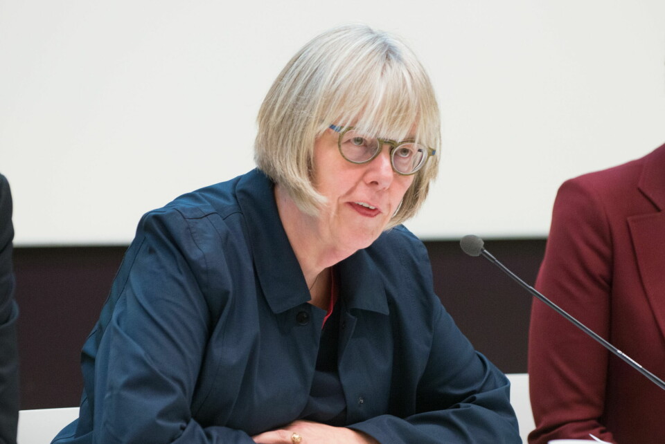 FØRINGER OG RÅD: Statssekretær Anne Grethe Erlandsen (H) forklarer at OUS må forholde seg til Helse Sør-Øst som igjen må forholde seg til HOD.  Foto: Arkivfoto