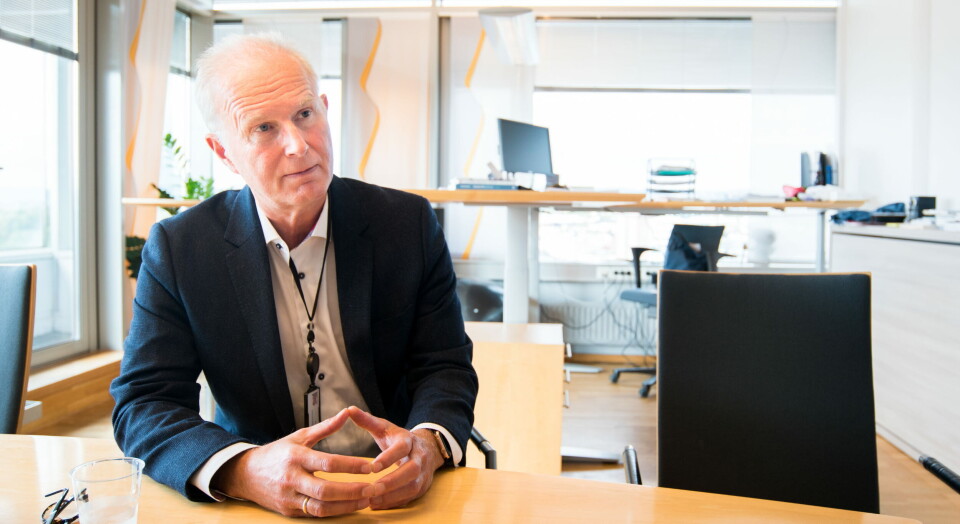 I KARANTENE: Helsedirektør Bjørn Guldvog er blant de 39 ansatte i direktoratet som må skjøtte arbeidet med å få kontroll på virusutbruddet hjemmefra. Foto: Vidar Sandnes I KARANTENE: Helsedirektør Bjørn Guldvog er blant de 39 ansatte i direktoratet som må skjøtte arbeidet med å få kontroll på virusutbruddet hjemmefra. Foto: Vidar Sandnes