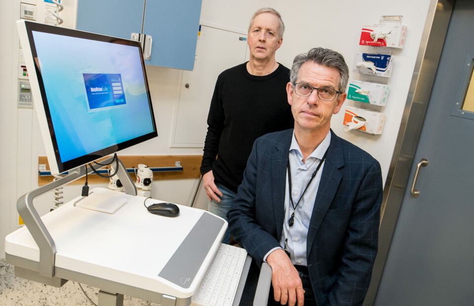 FRYKTER FLERE FEIL: Viktig informasjon kan glippe og feil oppstå når ortopedene ved OUS ikke vil bruke elektronisk kurve men heller papir og blyant, sier foretakstillitsvalgt Svein Erik Urstrømmen for sykepleierne ved OUS og IKT prosjektleder Harald Noddeland i Helse Sør Øst. Foto: Vidar Sandnes