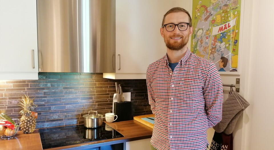 IKKE KORREKT: Forsker Jacob Juel Christensen ved UiO tror ikke på hypotesen om at mye mettet fett ikke er et sykdomstegn. Forskeren bak hypotesen undrer seg over at hypotesen ikke hilses velkommen med vitenskapelig nysgjerrighet. Foto: UiO IKKE KORREKT: Forsker Jacob Juel Christensen ved UiO tror ikke på hypotesen om at mye mettet fett ikke er et sykdomstegn. Forskeren bak hypotesen undrer seg over at hypotesen ikke hilses velkommen med vitenskapelig nysgjerrighet. Foto: UiO