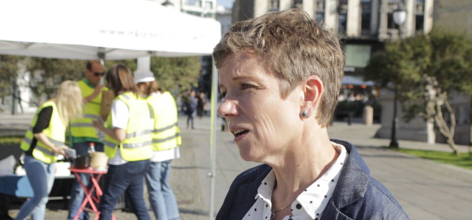 REKORDLANG STREIK KOSTET: Legepresident Marit Hermansen og streikende utenfor Stortinget i september 2016. Arkivfoto: Lasse Moe Foto: REKORDLANG STREIK KOSTET: Legepresident Marit Hermansen og streikende utenfor Stortinget i september 2016. Arkivfoto: Lasse Moe Foto: