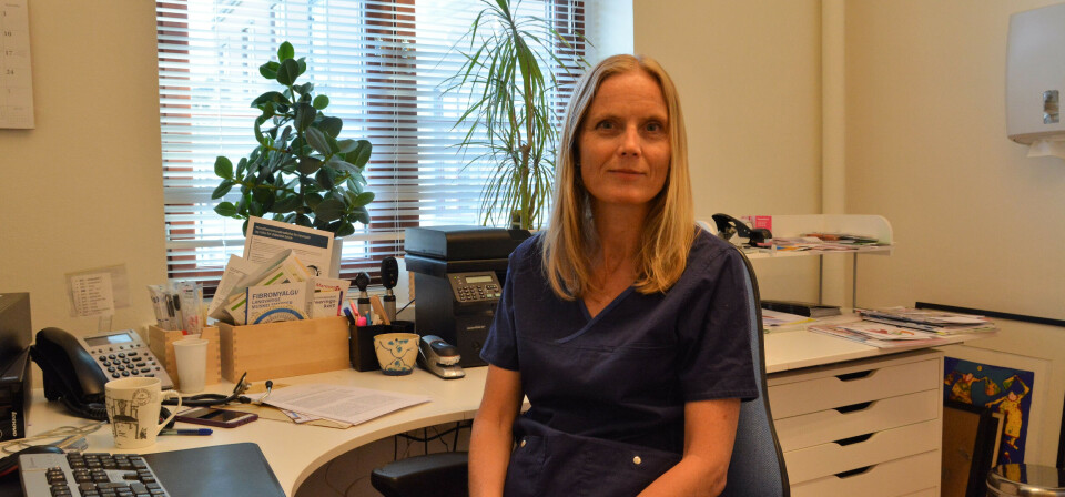 – Lønn er ikke det eneste som avgjør hva vi som fastleger gjør og hva vi ikke gjør, sier fastlege og forsker Torunn Bjerve Eide. Her ved sitt fastlegekontor på Majorstuen i Oslo. Foto: Vilde S. Baugstø