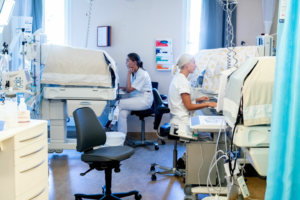 TRANGT: Leger og sykepleiere ved nyfødtintensivavdelingen på Rikshospitalet beskriver plassmangelen på avdelingen som ekstremt utfordrende. Foto: Vidar Sandnes