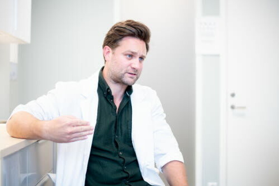 INTERESSE: Simen Høklie forteller at han har stor interesse for allmennfaget og ønsket å fortsette en karriere innen allmennmedisin, men under andre forutsetninger enn det offentlige kunne tilby.
Foto: Vidar Sandnes INTERESSE: Simen Høklie forteller at han har stor interesse for allmennfaget og ønsket å fortsette en karriere innen allmennmedisin, men under andre forutsetninger enn det offentlige kunne tilby.
Foto: Vidar Sandnes