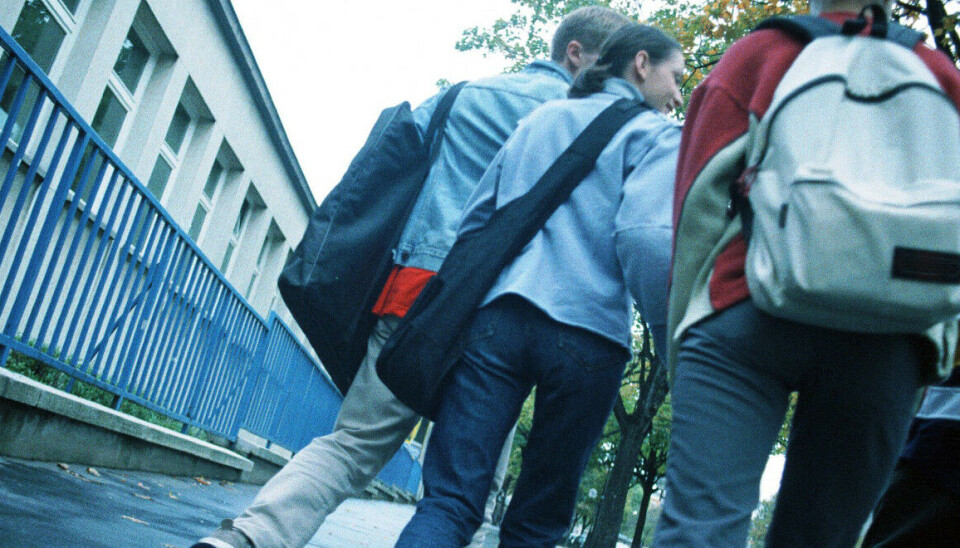 ULIKHET FØRER TIL UHELSE: Svake skoleprestasjoner er forbundet med alt fra utenforskap, til sykdom og tidlig død. Noe som igjen kan henge sammen med at gutter og jenter har ulik utviklingstakt. ULIKHET FØRER TIL UHELSE: Svake skoleprestasjoner er forbundet med alt fra utenforskap, til sykdom og tidlig død. Noe som igjen kan henge sammen med at gutter og jenter har ulik utviklingstakt.