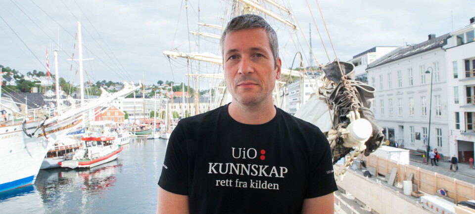 STOR USIKKERHET: – Det som er det springende punktet som man ikke vet er hvor smittsom er man før man er symptomatisk syk. Det vet vi ikke. Det er denne populasjonen man kan beskytte fra hverandre, og asymptomatiske personer, sier Ernst Kristian Rødland i FHI. Foto: