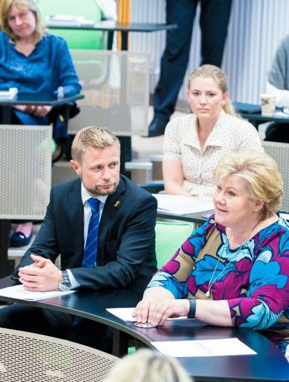 UNDERVURDERT: – Jeg har veldig stor tro på at kvalitet i denne tjenesten er kompetanse og ledelse, sier helseminister Bent Høie. Statsminister Erna Solberg var på linje med Høie da de møtte ledelsesstudenter på BI. – Kvalitet er en undervurdert agent for å få til endring, sa Solberg. Foto: Vidar Sandnes