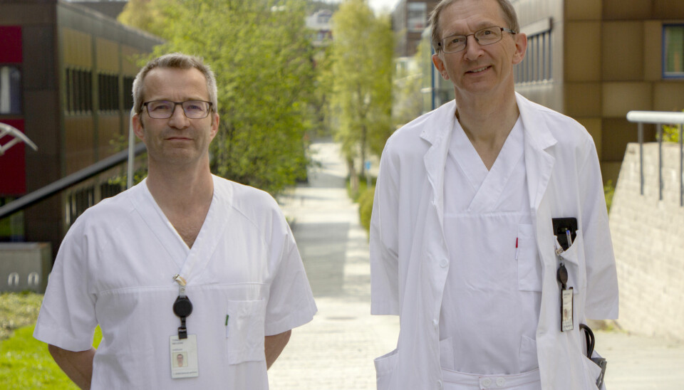 Professor Toralf Melsom og professor Bjørn Odvar Eriksen ved Universitet i Tromsø.