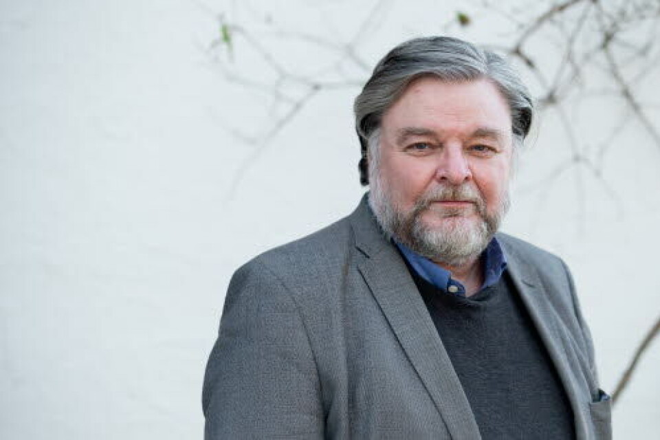 VÆSKE: – Prinsippet med å løse opp ASA i væske, er ikke nytt. Vi hadde før preparatet Dispril, en tablett med ASA som man løste opp i vann og drakk, sier Steinar Madsen. Foto: Vidar Sandnes VÆSKE: – Prinsippet med å løse opp ASA i væske, er ikke nytt. Vi hadde før preparatet Dispril, en tablett med ASA som man løste opp i vann og drakk, sier Steinar Madsen. Foto: Vidar Sandnes