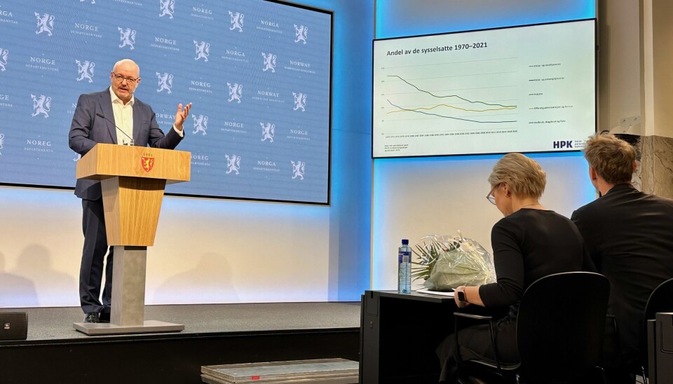Tidligere NTNU-rektor Gunnar Bovim presenterer Helsepersonellkommisjonens utredning torsdag 2. februar. Tidligere NTNU-rektor Gunnar Bovim presenterer Helsepersonellkommisjonens utredning torsdag 2. februar.