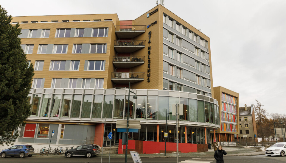 Øya Helsehus i Trondheim ligger rett over gata fra St. Olavs hospital. Øya Helsehus i Trondheim ligger rett over gata fra St. Olavs hospital.