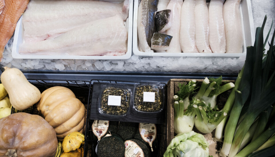 FISK: Det anbefales å spise 300–450 gram fisk i uken fra bærekraftig forvaltede bestander. Av dette bør 200 gram være fet fisk. Illustrasjonsfoto: Ole Gunnar Onsøien / NTB