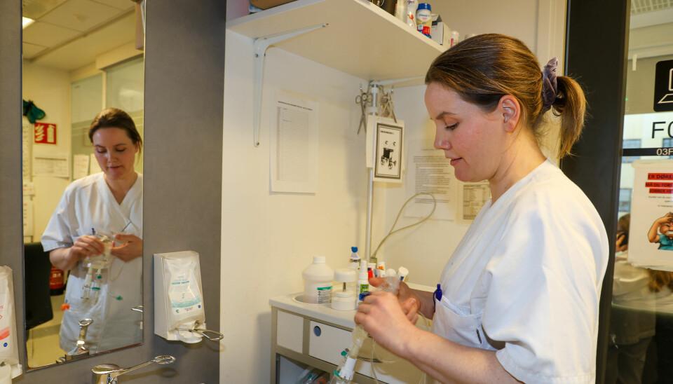 500 OVERTIDSTIMER: Monja Sørensen har jobbet to år på sykehuset og er nå en av de mest erfarne sykepleierne.