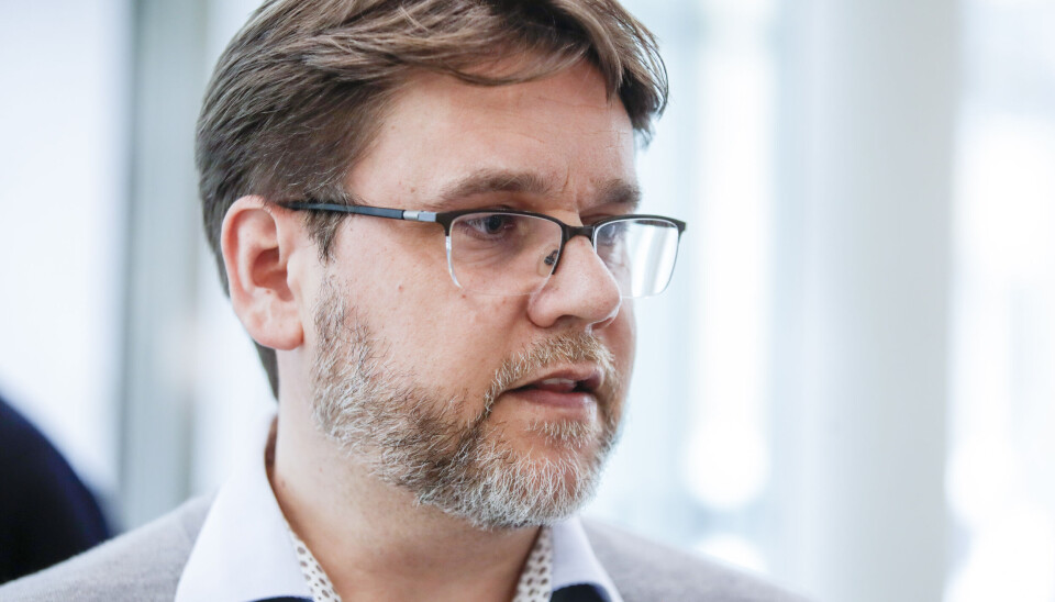 KRITISK: – Vi er kritiske til at man foretar en så stor endring i finansieringsordningen midt i en fastlegekrise, og som ikke har vært diskutert med partene i forkant, sier leder Nils Kristian Klev i Allmennlegeforeningen. KRITISK: – Vi er kritiske til at man foretar en så stor endring i finansieringsordningen midt i en fastlegekrise, og som ikke har vært diskutert med partene i forkant, sier leder Nils Kristian Klev i Allmennlegeforeningen.
