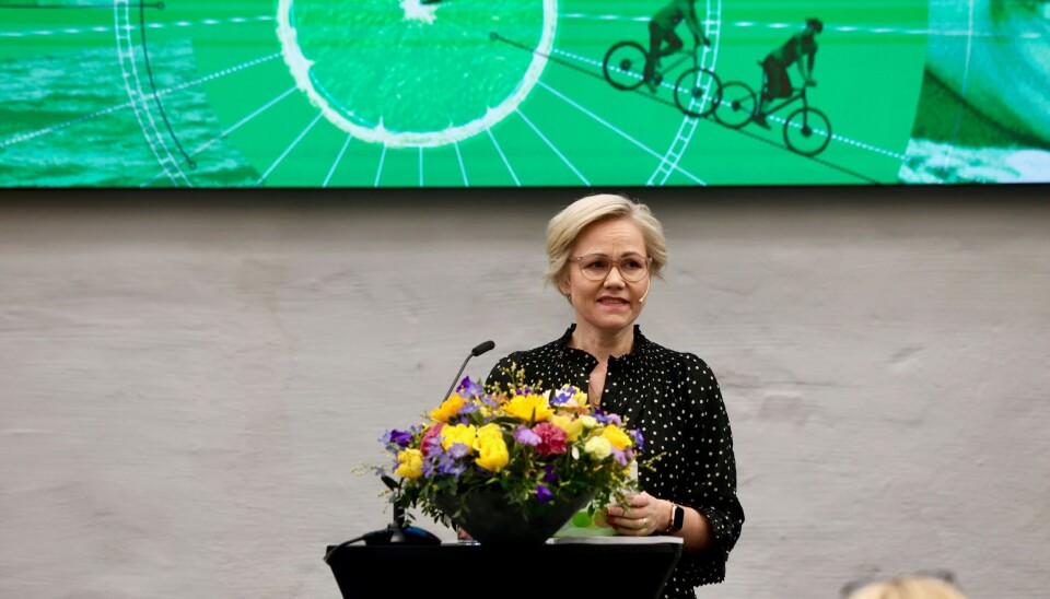 Helseminister Ingvild Kjerkol legger frem regjeringens Folkehelsemelding. Helseminister Ingvild Kjerkol legger frem regjeringens Folkehelsemelding.