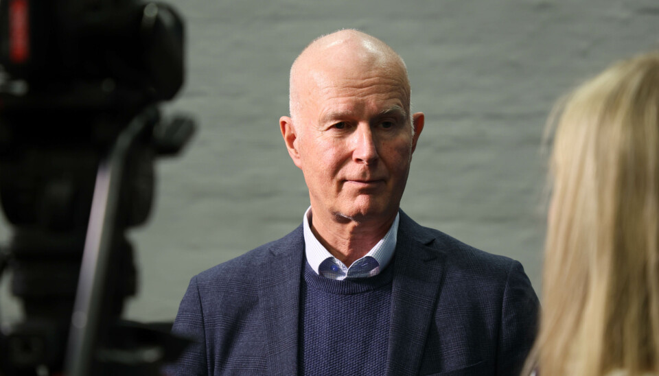 NY RAPPORT: Selv om rekrutteringen til fastlegeordningen går i positiv retning, står mange innbyggere på lister uten fast lege. For å kunne tilby fastlegetjenester, tyr mange kommuner til vikarbyråer i økende grad, viser en ny rapport fra Helsedirektoratet, her representert av helsedirektør Bjørn Guldvog. NY RAPPORT: Selv om rekrutteringen til fastlegeordningen går i positiv retning, står mange innbyggere på lister uten fast lege. For å kunne tilby fastlegetjenester, tyr mange kommuner til vikarbyråer i økende grad, viser en ny rapport fra Helsedirektoratet, her representert av helsedirektør Bjørn Guldvog.