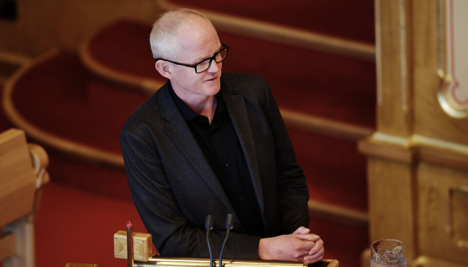 SV sier at partiet jobber for bedre sykehusøkonomi og å endre organiseringen av sykehusene.