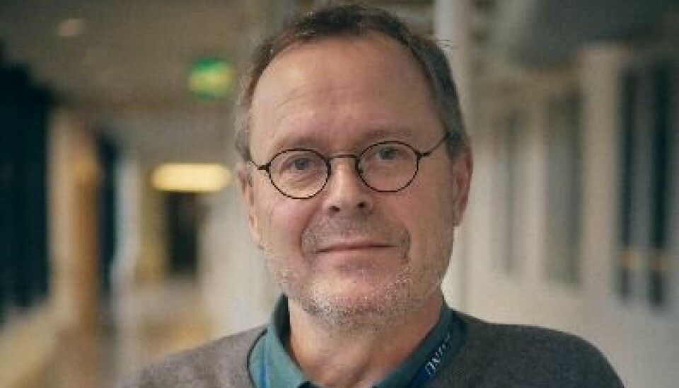 Roger Almvik er Dr.Philos, psykiatrisk sykepleier, seniorforsker ved St. Olavs Hospital og 1.amanuensis ved NTNU.
