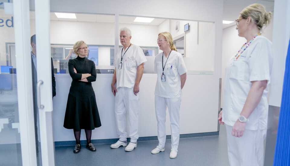 Helse‐ og omsorgsminister Ingvild Kjerkol (Ap) får omvisning av Knut Melhuus og Martine Enger på den nye legevakten i bygg 40 på Aker sykehus.