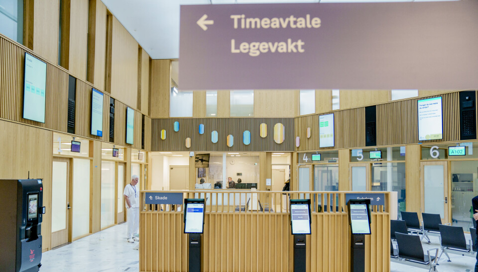 GRØNN: Steinar Hunskår skriver i boken «Legevaktarbeid» at 70 prosent av kontaktene i 2014 fikk grønn prioritet. Det vil si at det ikke var noe hast, og at de kunne ventet til dagen etter, skriver Morten Meland. Foto: Stian Lysberg Solum / NTB