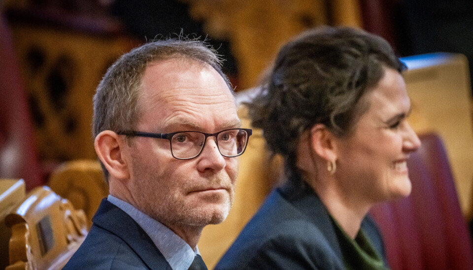 VIL HA STOPP: Akademiseringen av profesjonsfagene har gått for langt, sier forsknings- og høyere utdanningsminister Oddmund Hoel (Sp).