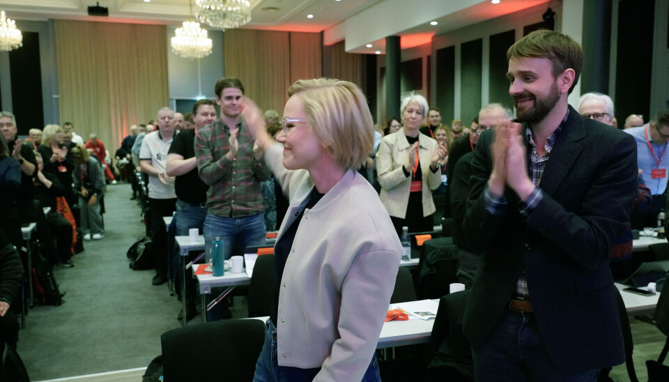 TAR HAN OVER? Ingvild Kjerkol gikk av som helseminister fredag. Nåværende næringsminister Jan Christian Vestre (t.h.) er høyaktuell som hennes erstatter, erfarer flere medier. Her er de to på fylkesårsmøtet i Trøndelag Arbeiderparti i mars da Kjerkol ble gjenvalgt som leder. Foto: Terje Bendiksby / NTB