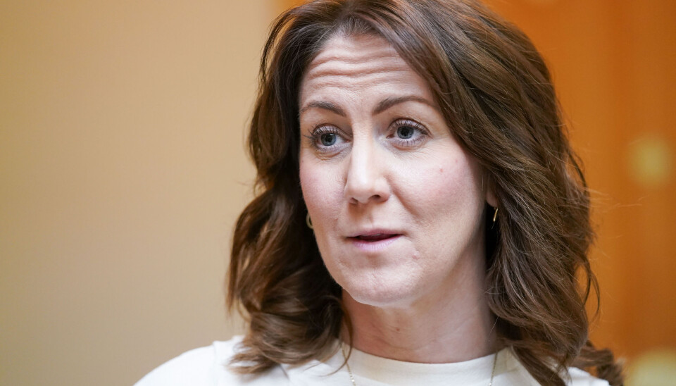 VIL HA FLERE INN: Arbeids- og inkluderingsminister Tonje Brenna (Ap) ber offentlige bedrifter og arbeidsgivere om å tenke utradisjonelt når de rekrutterer nye ansatte.