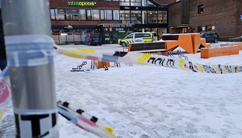 SKARP GJENSTAND: Nødetater rykket ut når to ansatte på en helsestasjon i Trondheim ble angrepet med en skarp gjenstand torsdag.