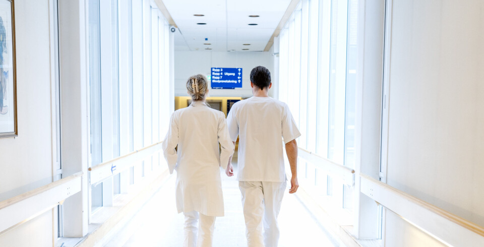 KREVENDE: – Sykepleiere opplever ofte høyt arbeidspress, uregelmessige arbeidstider som kan føre til søvnproblemer, og de står i emosjonelt krevende situasjoner, sier direktør Sjur Lehmann.