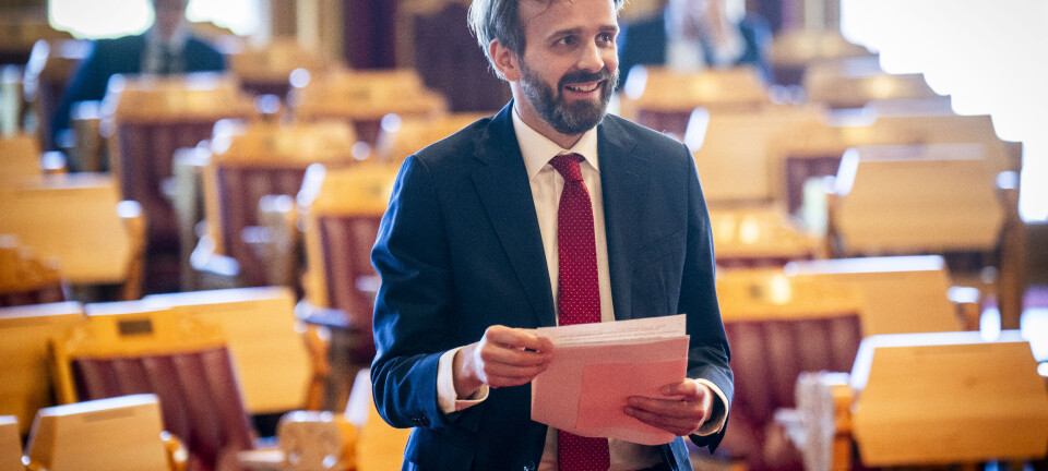 Regjeringen vil ha forbud mot junkfood-reklame for barn og unge