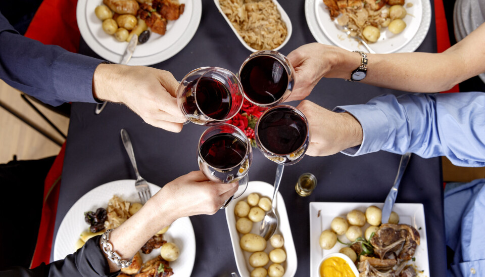 FÅ FØLGER RÅDENE: De fleste er opptatt av sunt kosthold og prøver å gjøre noe aktivt for å gå ned i vekt eller holde vekta i sjakk. Men få følger kostrådene.