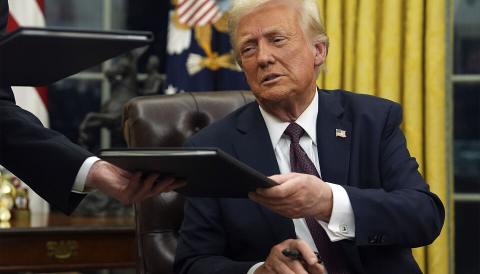 TRUER: USAs 47. president skal offentliggjøre nye tollsatser 2. april. Legemidler er på lista over varer som vil bli rammet. (AP Photo/Evan Vucci)