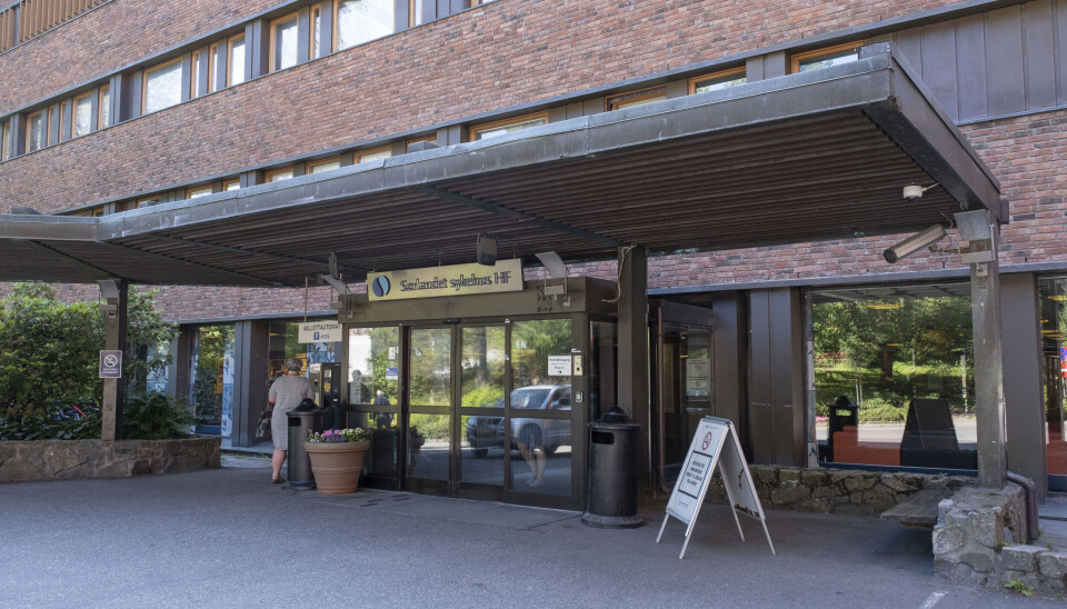 Sørlandet sykehus Arendal sier de har tatt lærdom av en hendelse der en pasient døde etter å ha fått feil medisin.