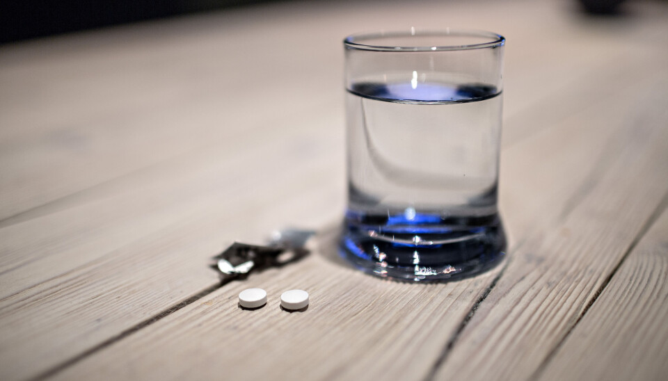 JENTER: Ny statistikk viser at ungdomsskolejenter oftere tar smertestillende, og flere har vært beruset på alkohol. Foto: Thomas Winje Øijord / NTB