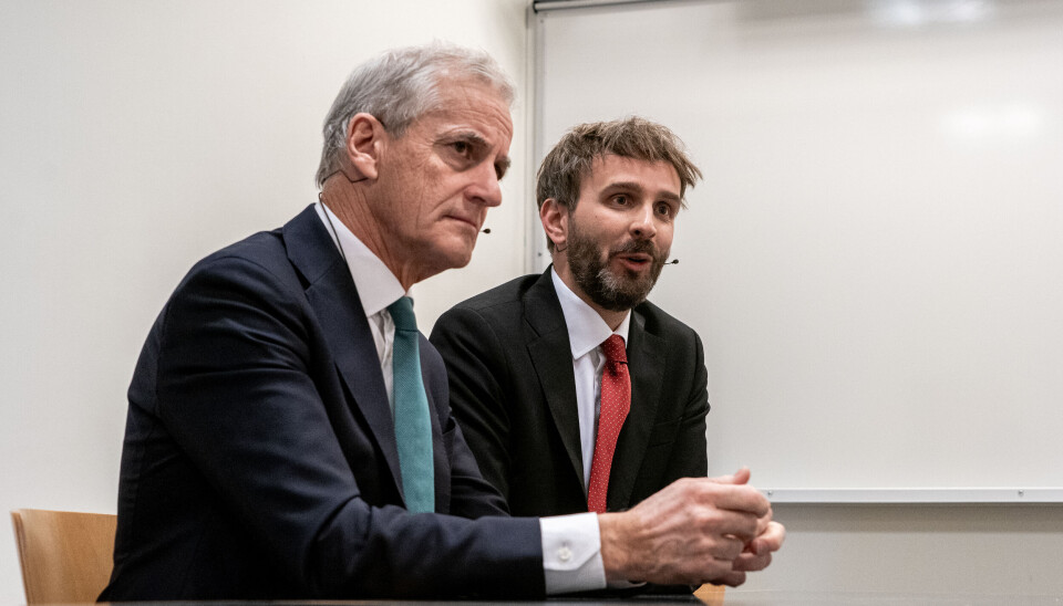 GARANTERT: Statsminister Jonas Gahr Støre og helseminister Jan Christian Vestre lover høreapparater innen fire måneder.
