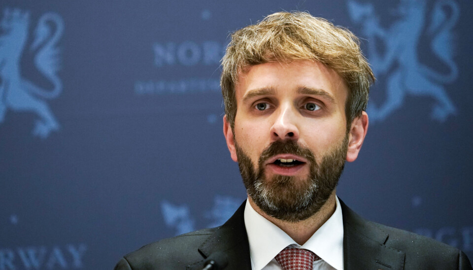 VIL STYRKE ARBEIDET: Helse- og omsorgsminister Jan Christian Vestre varsler ny handlingsplan etter økende selvmordstall.
