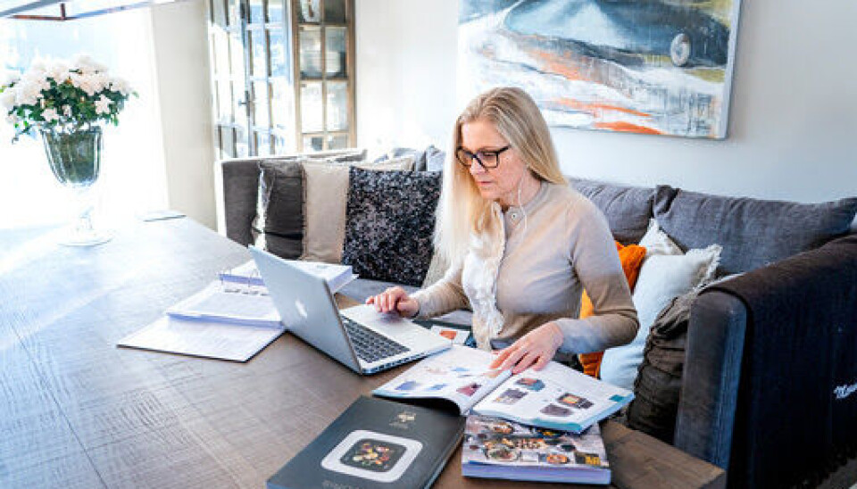 I ARBEID: Regjeringen har som mål å bidra til at kvinner står i arbeid gjennom overgangsalderen. Behandling på blå resept av alvorlige plager og tilrettelegging på arbeidsplassen kan bidra. Foto: Gorm Kallestad / NTB