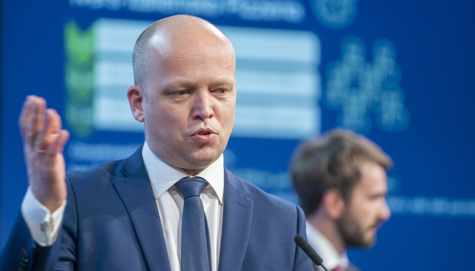 KREVER KUTT: Partileder Trygve Slagsvold Vedum (Sp) reagerer på antall direktører i helseforetakene og på lønnsnivået. Han krever både færre direktører og lønnskutt. Foto: Terje Pedersen / NTB